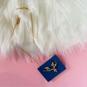 NWT Avon Women’s Vintage Rhinestone Cluster Necklace and Earring Giftset